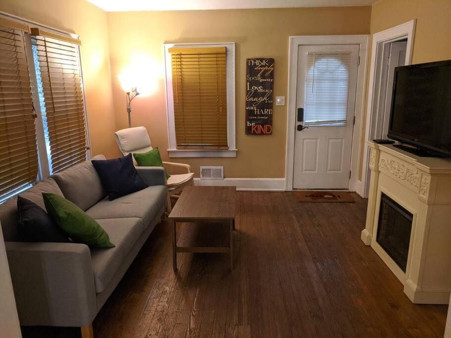 Ohio Ave 3 Bed House Historic Downtown Loveland